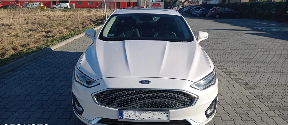 Ford Mondeo cena 73700 przebieg: 49000, rok produkcji 2019 z Mogielnica małe 46